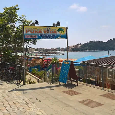 Park&beach Sestri Mare Family Studio Couette-café *